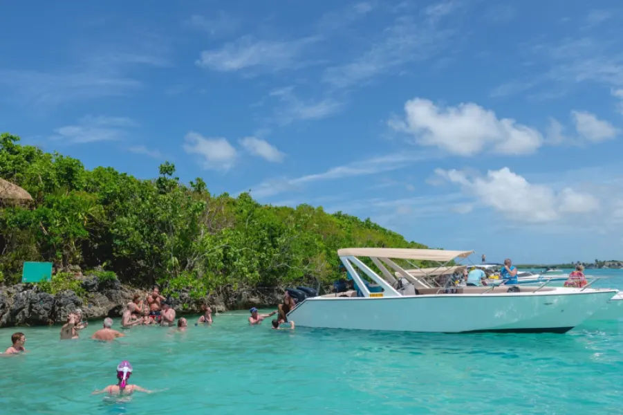 5 Islands Speedboat Cruise, Snorkeling with Lunch & Open Bar