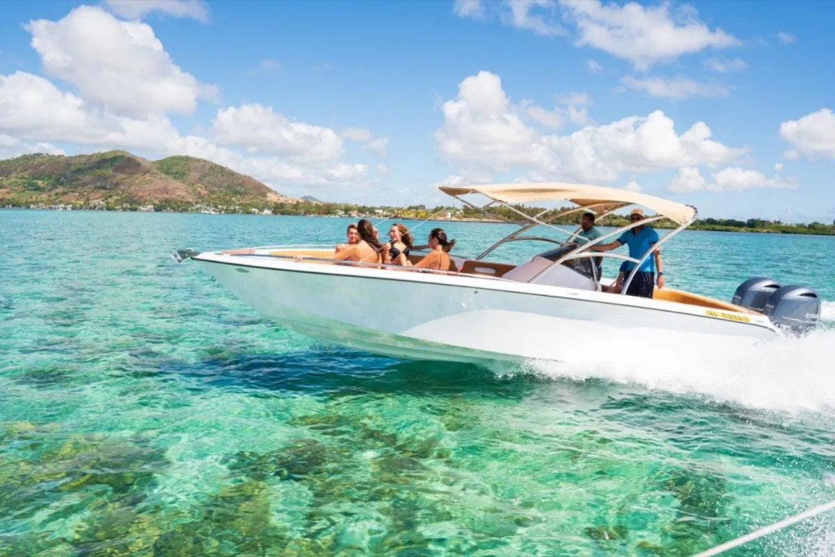 Mauritius: Speedboat Ile aux Cerfs, GRSE Waterfall, BBQ, Bar