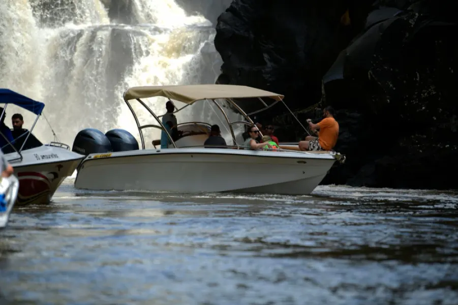 Mauritius: Speedboat Ile aux Cerfs, GRSE Waterfall, BBQ, Bar